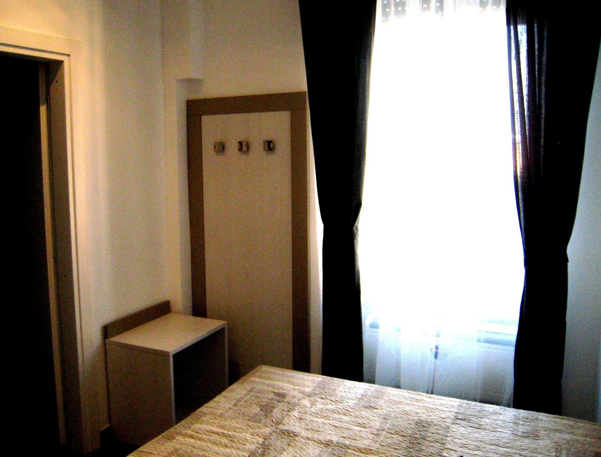 Holidays S.Lorenzo Guest House New Roma Dış mekan fotoğraf